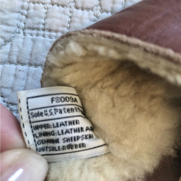 UGG Australia LAYBACK Thong Sandals Brown Leather Sheepskin Lined Women's 7 - Picture 4 of 7